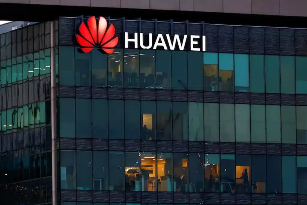 huawei ceo no need to worry us chip ban.jpg.webp