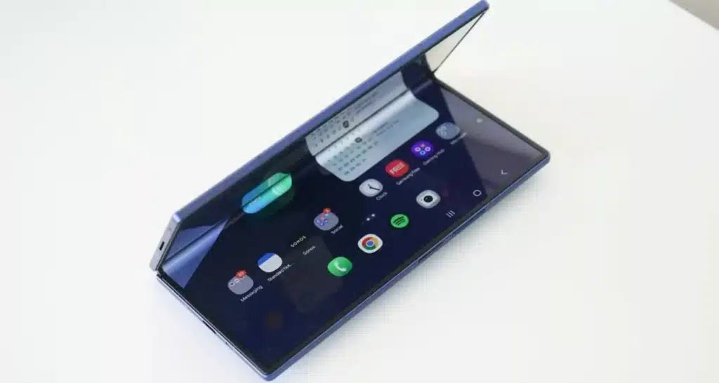 how long will your galaxy z fold 7 screen last ۲.jpg.webp