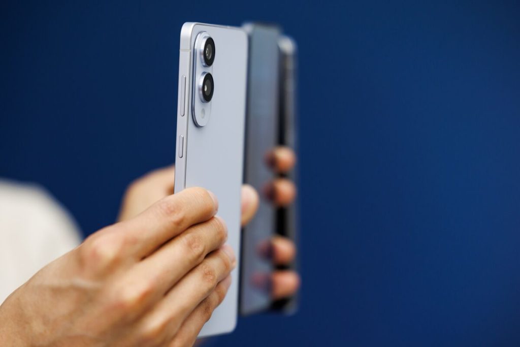 samsung cancels galaxy s25 edge z trifold successors 2