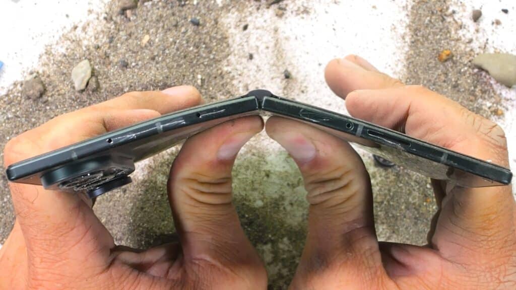 Samsung Galaxy Z Fold 8 Ultra ueberlebt Durability Test nicht
